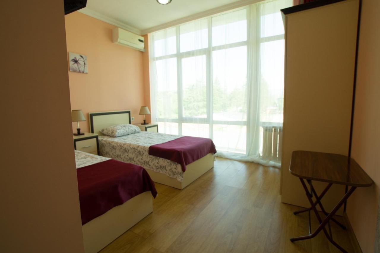 Chill Out Hotel Tskaltubo Dış mekan fotoğraf